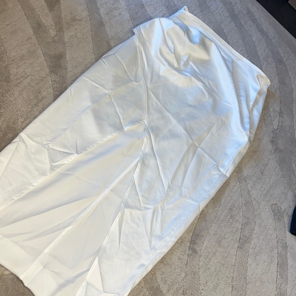 Mid length skirt